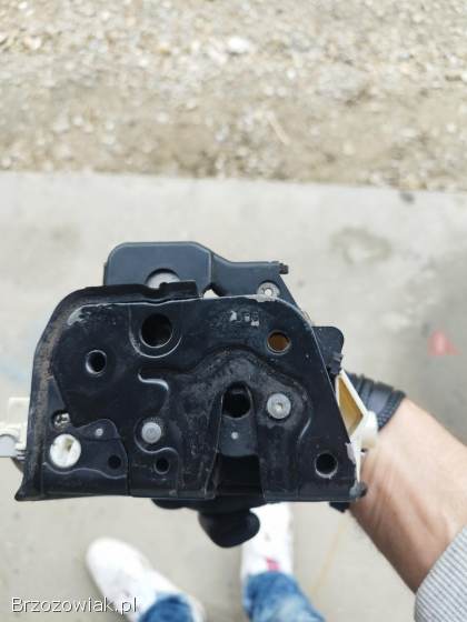 Prawy przedni zamek audi a6c6