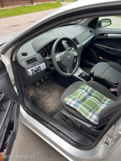 Opel Astra H 2004