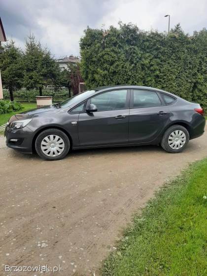 Opel Astra IV 2014