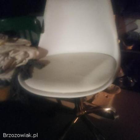 Sprzedam biurko z fotelem