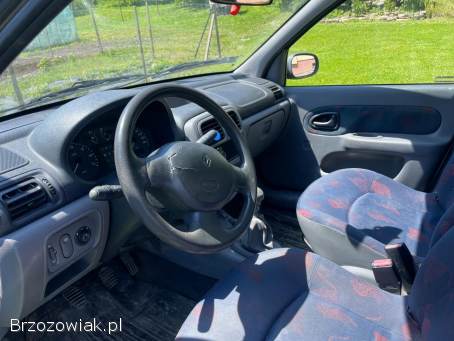 Renault Thalia 2004