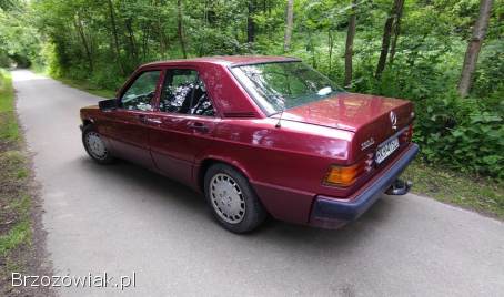 Mercedes-Benz W201 (190) 190e 1,  8 benzyna 1993