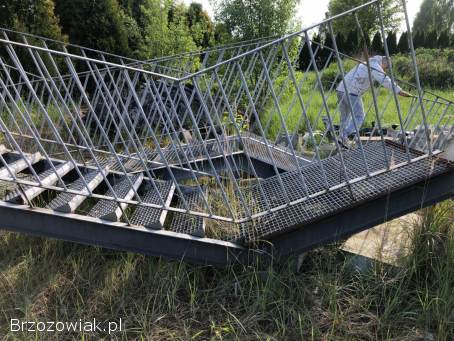 Schody z barierką