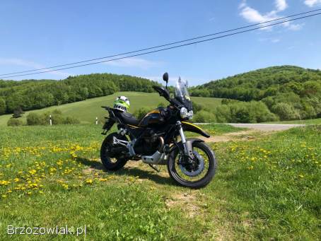 Moto Guzzi V85 tt Guardia d onore 2022