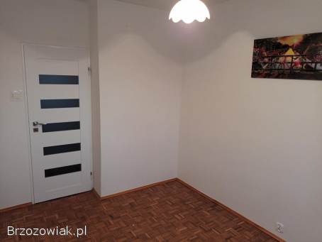 Krosno,  ul.  Mickiewicza 19/. .  3 piętro,  3 pokojowe