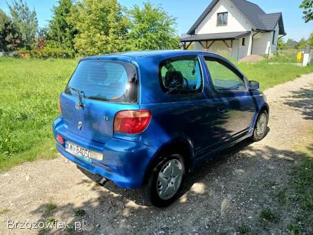 Toyota Yaris 1.  5 01r 2001