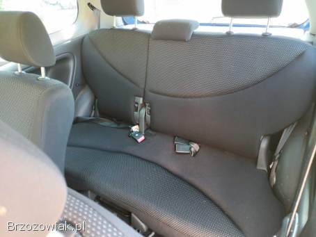 Toyota Yaris 1.  5 01r 2001