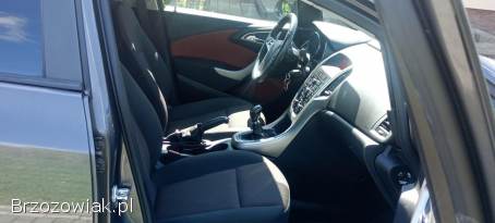 Opel Astra J zadbana  2011