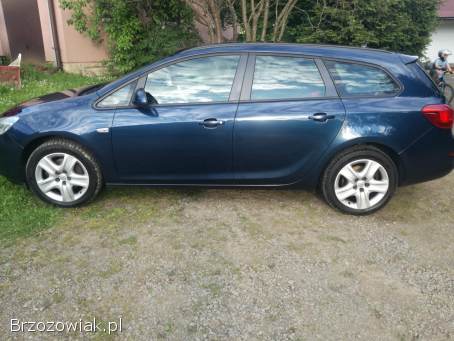 Opel Astra 2011