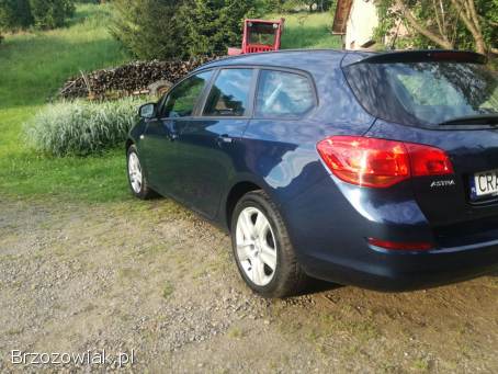 Opel Astra 2011