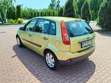 Ford Fiesta 1.  4 Benz.  Klima  2006
