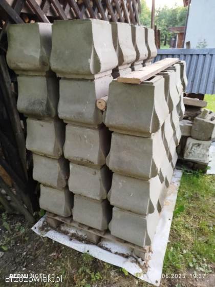 Elementy betonowe na słupki ogrodzeniowe