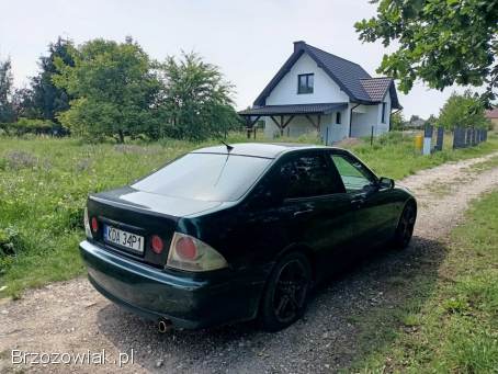 Lexus Is 2.  0 b+g 155km 00 2000