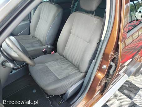 Dacia Duster 1.  6Benz.  Stan BDB 2011