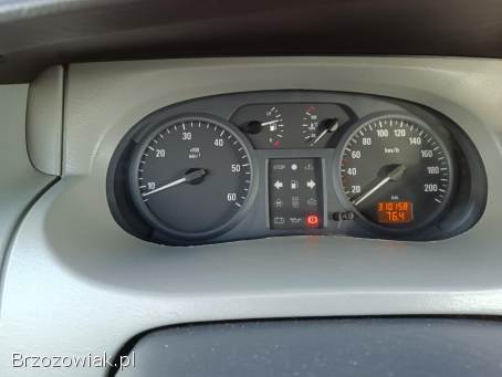 Opel Vivaro Tour 2004