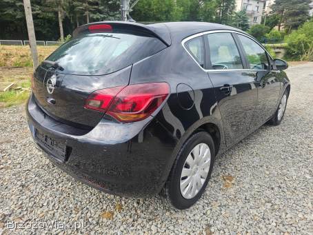 Opel Astra J Turbo Cosmo Na 2011