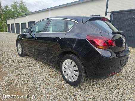 Opel Astra J Turbo Cosmo Na 2011