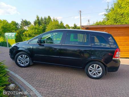 Opel Zafira 1.  8 B,  7 osób  2010