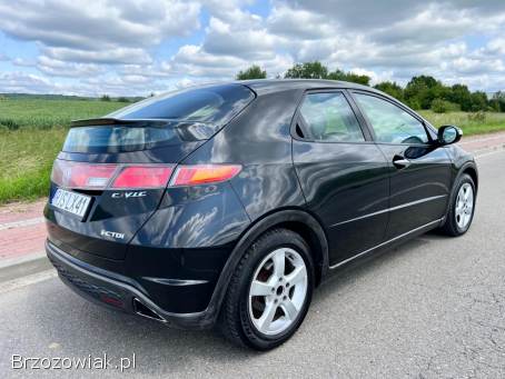 Honda Civic Ufo 2.  2D 140km 2006