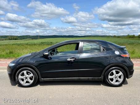 Honda Civic Ufo 2.  2D 140km 2006