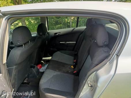 Opel Astra 1.  4 04r 2004