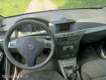 Opel Astra 1.  4 04r 2004