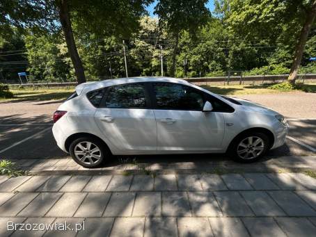 Opel Astra 1.  4 2010