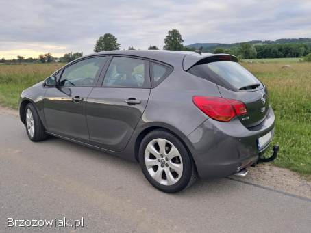 Opel Astra 2012