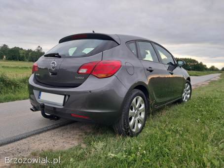 Opel Astra 2012