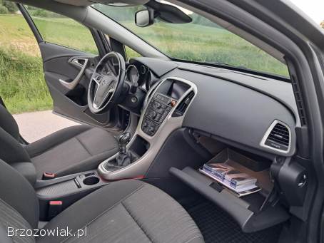 Opel Astra 2012