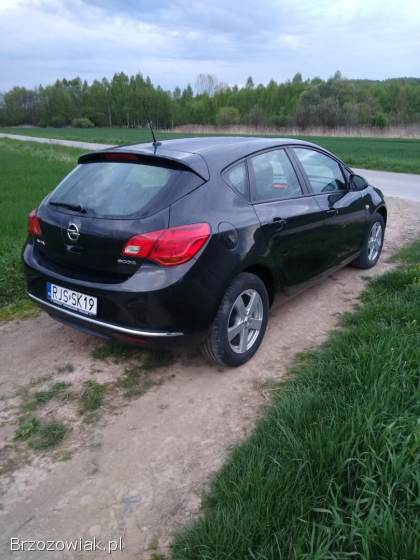 Opel Astra 2012