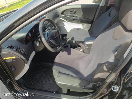 Kia Cee'd I SW 1.  4 109KM 2009