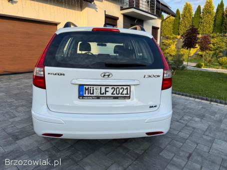 Hyundai i30 Benzyna Kombi  2010