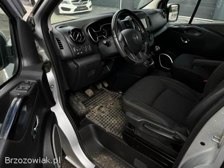Opel Vivaro 1.  6CDTi 8-osób 2016