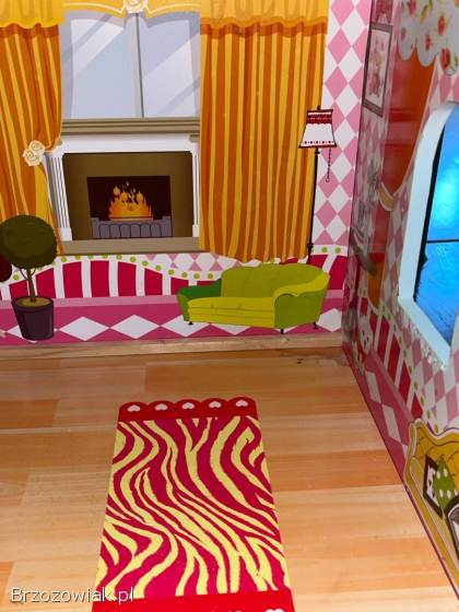 DREWNIANY DOMEK DLA LALEK