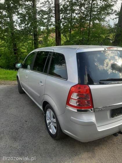 Opel Zafira 1.  9 cdti automat 2010