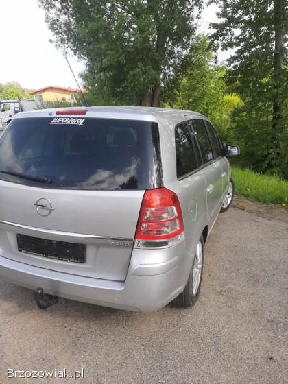 Opel Zafira 1.  9 cdti automat 2010
