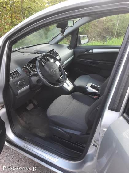 Opel Zafira 1.  9 cdti automat 2010