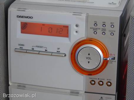 Wieża Daewoo pilot AUX RDS CD mag kolumny sprawna.  DOSTAWA