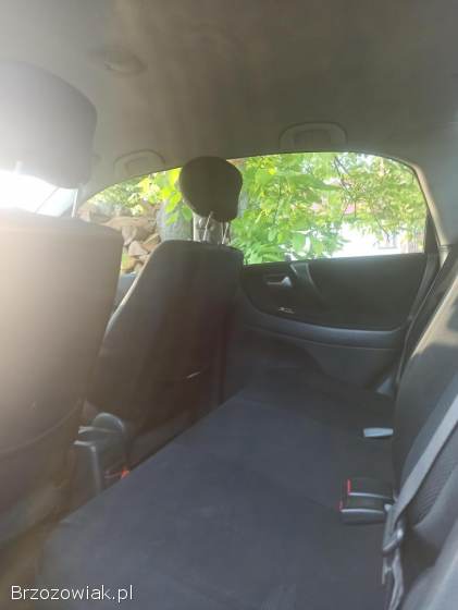 Suzuki Liana Sedan 1.  6 2004
