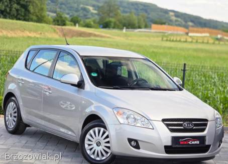 Kia Cee'd 1.  4 L 2007