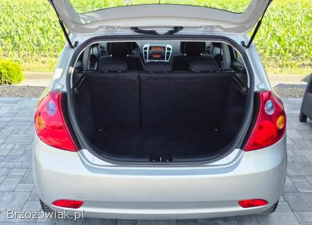 Kia Cee'd 1.  4 L 2007