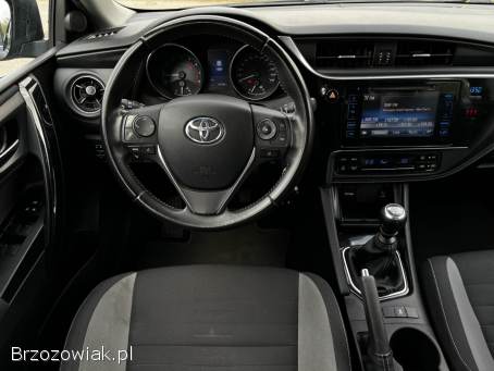 Toyota Auris 1.  6i16v 132KM  2016