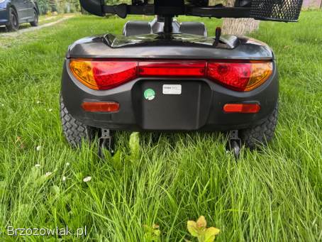 Inwalidzki skuter elektryczny czterokołowy