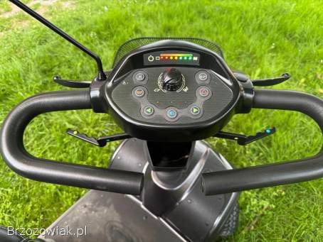 Inwalidzki skuter elektryczny czterokołowy