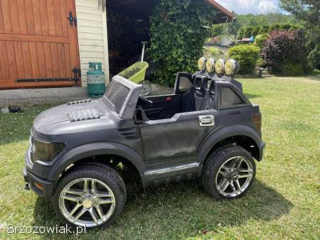 Elektryczny samochód dla dziecka