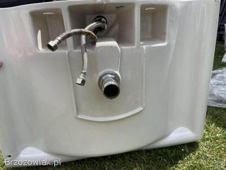 Umywalka razem z podestem
