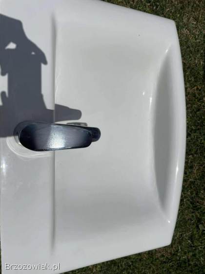 Umywalka razem z podestem