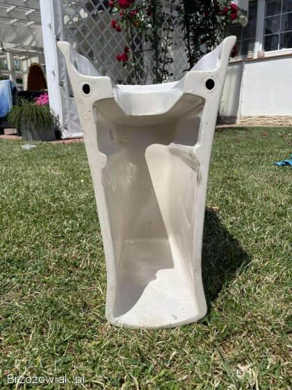 Umywalka razem z podestem