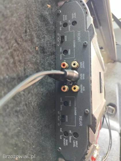 Wzmacniacz samochodowy JBL cs60.  4